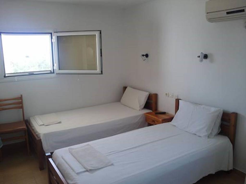 Foivos Hotell Loutra Aidhipsou Exteriör bild