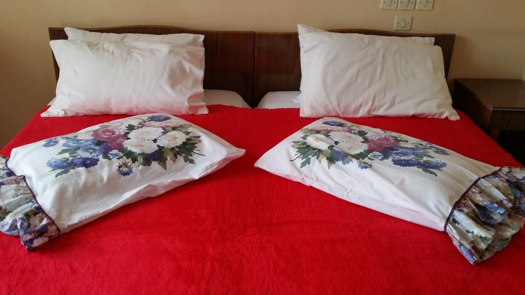 Foivos Hotell Loutra Aidhipsou Exteriör bild