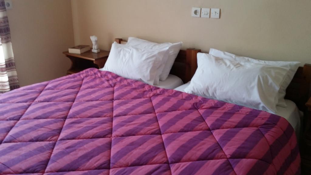 Foivos Hotell Loutra Aidhipsou Exteriör bild